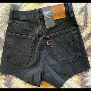Levi’s rib cage shorts super high rise